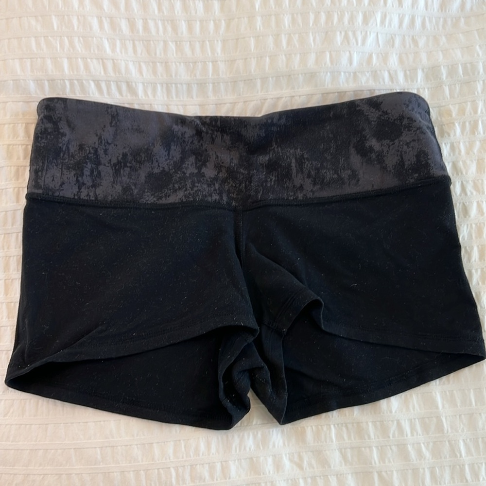 Lululemon Mini Short - Picture 3 of 4